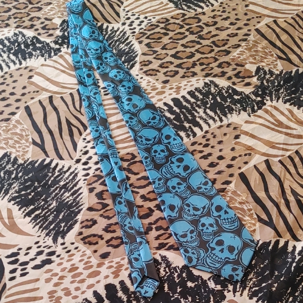 Ferrarius Blue and Black Skull Pattern Tie